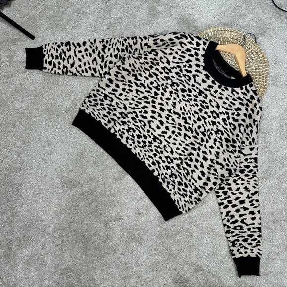 T Tahari Light Wood Cheetah Print Sweater Pullover Crew Neck Long Sleeve Size L - Picture 4 of 16